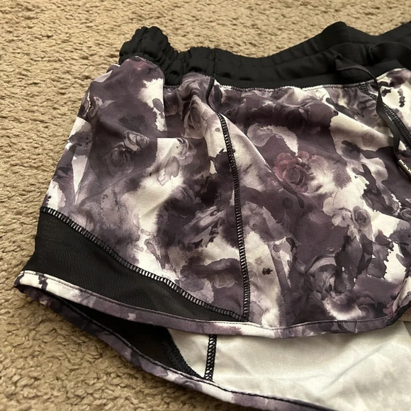 Lululemon Hotty Hot Short Mini Obscurred Black Dusty Mauve / Black Size 10 - Picture 5 of 10